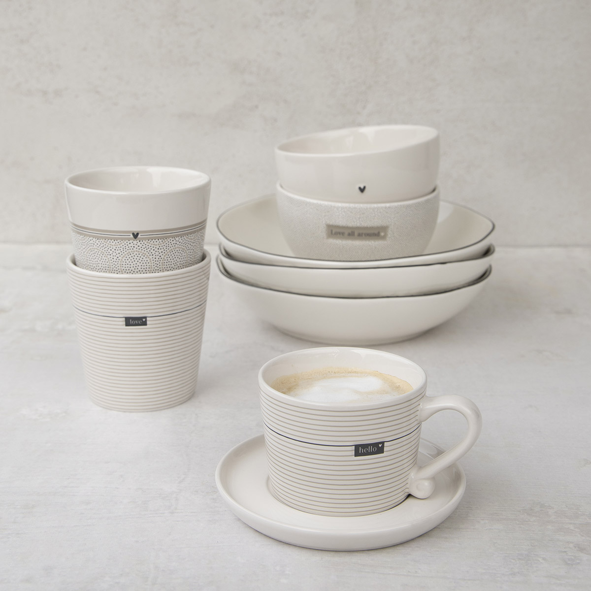 Tasse "Streifen" - happy (beige/schwarz)