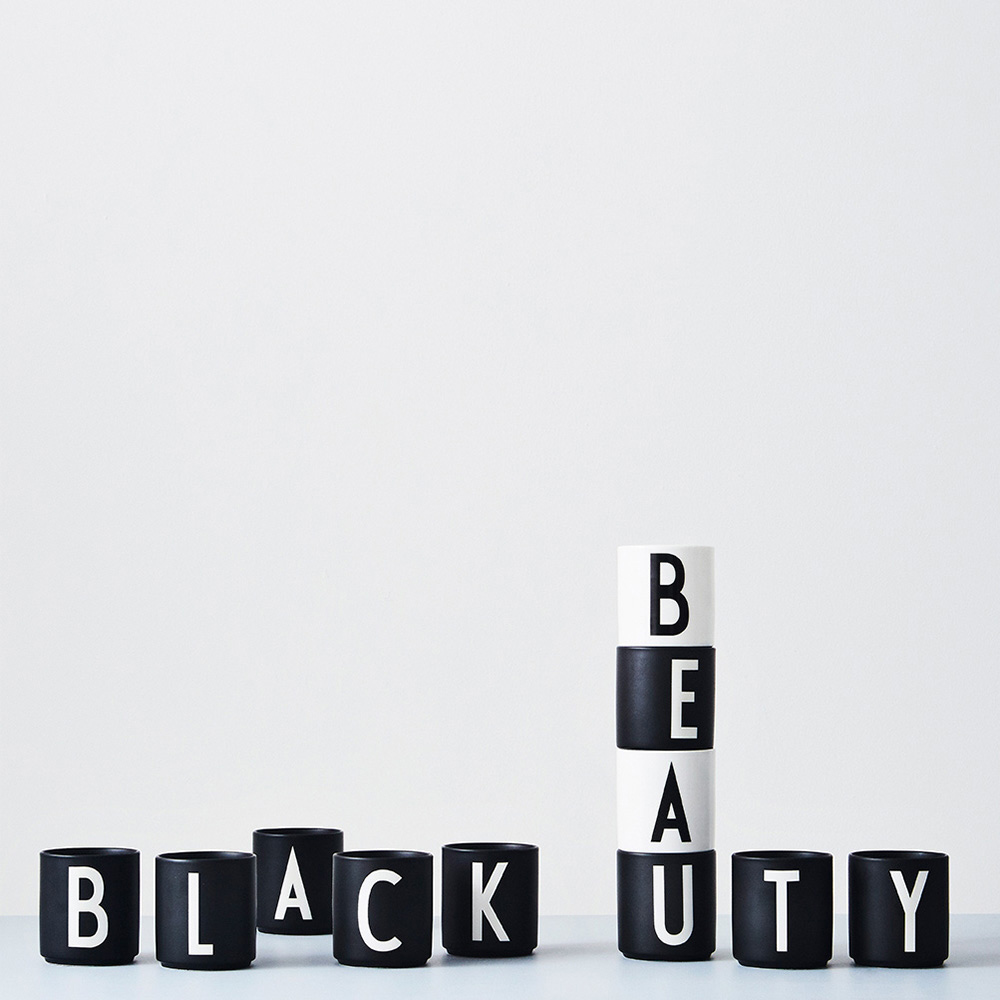 Black Cup "I" (Porzellan)